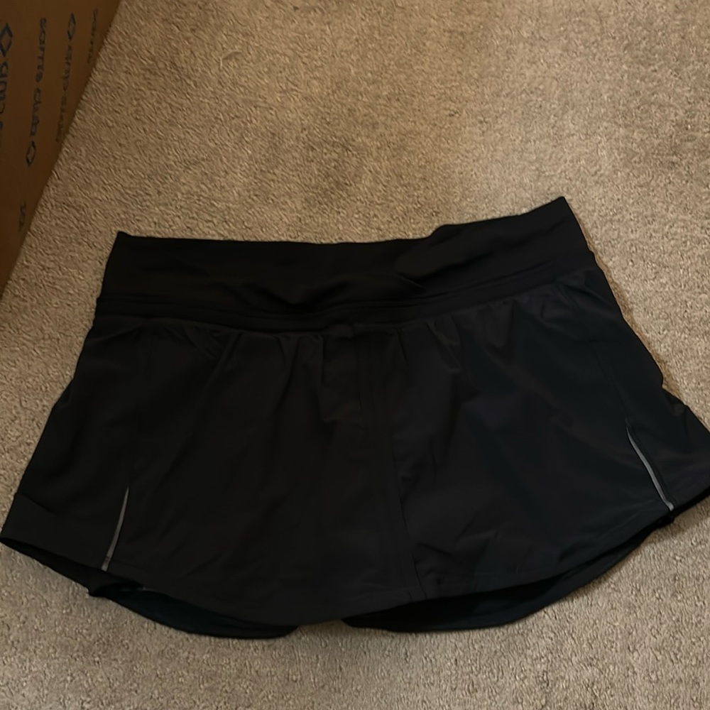 lululemon skirt with shirts under